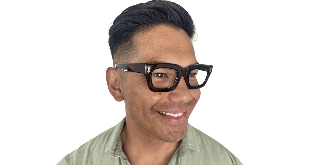 Why More People Are Choosing Blue-Light Reading Glasses