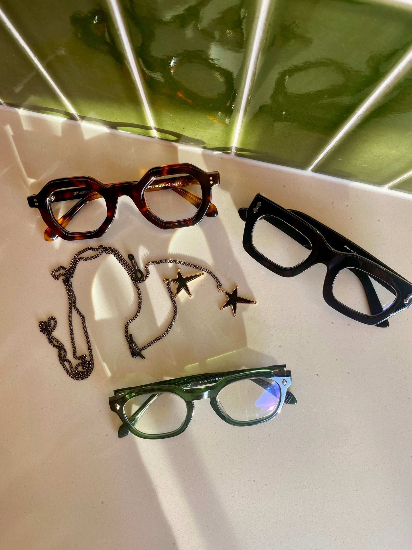 The Hex geometric reading glasses in green