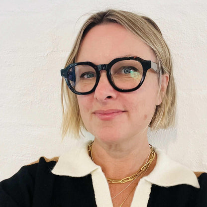 Woman wearing Stylish straight top round tortoiseshell reading glasses for everyday wear – Ministry of Sight