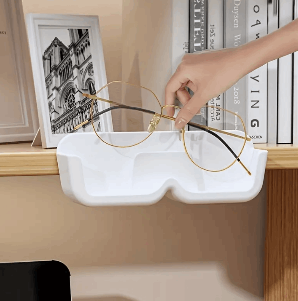 Wall storage for glasses