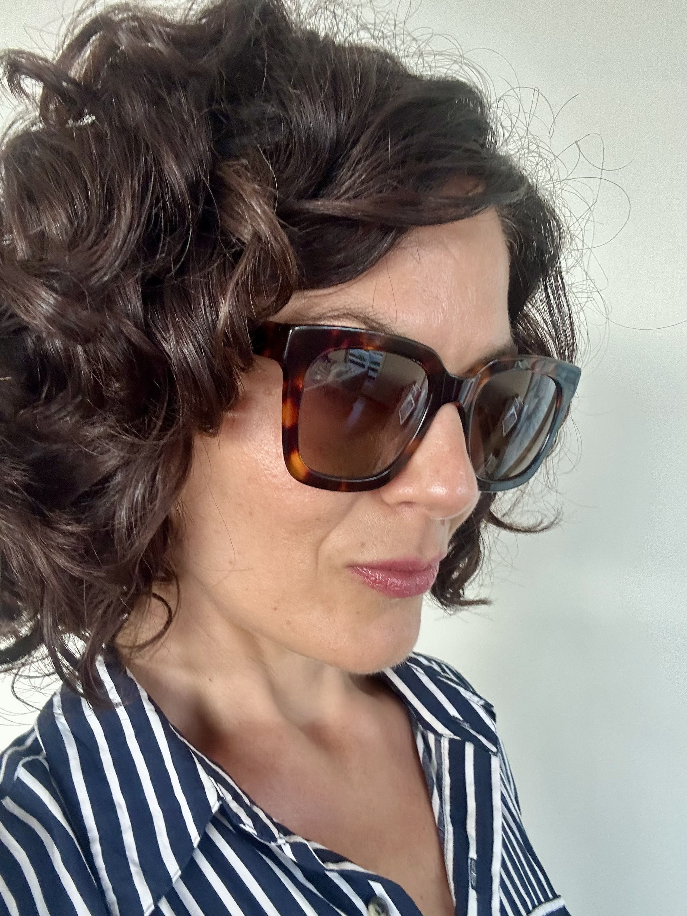 Polarised premium tortoiseshell sun reading glasses oversized on woman