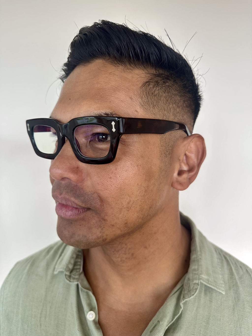Australian stylish man wearing tort rectangular readers - ministry of sight reading glasses +1.0