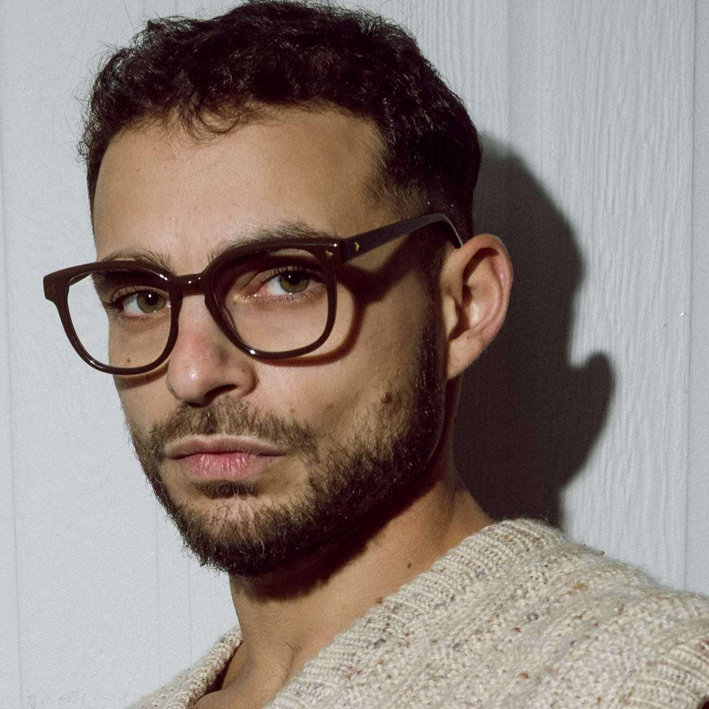 Cool Australian Man wearing brown round reading glasses - Ministry of Sight stylish readers - The Mod readers