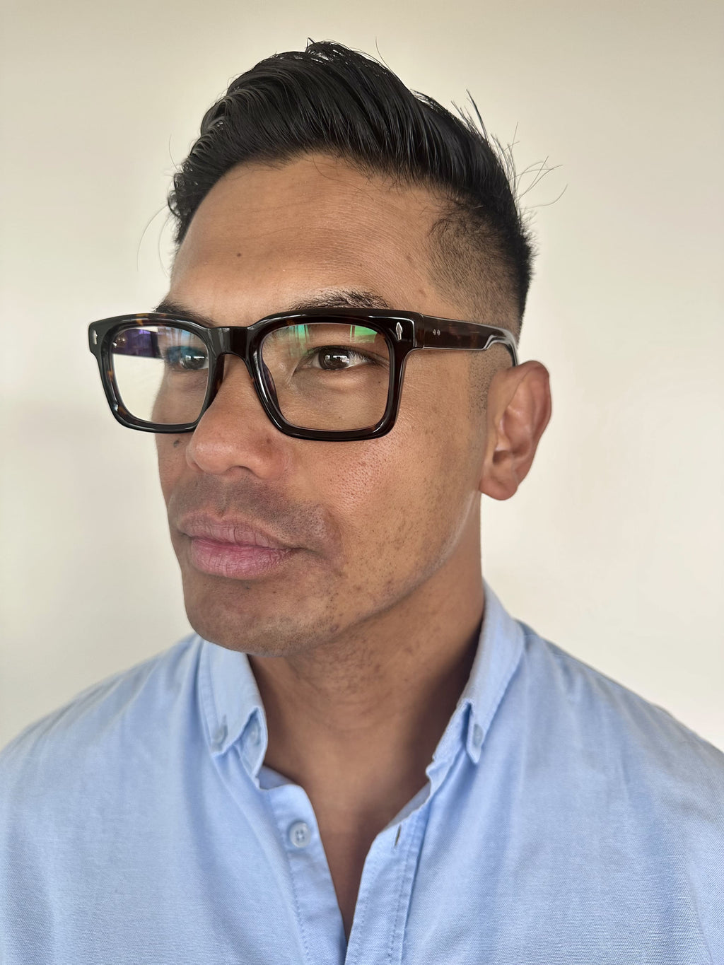 Australian stylish man over 40 wearing square tortoiseshell reading glasses - Ministry of Sight readers
