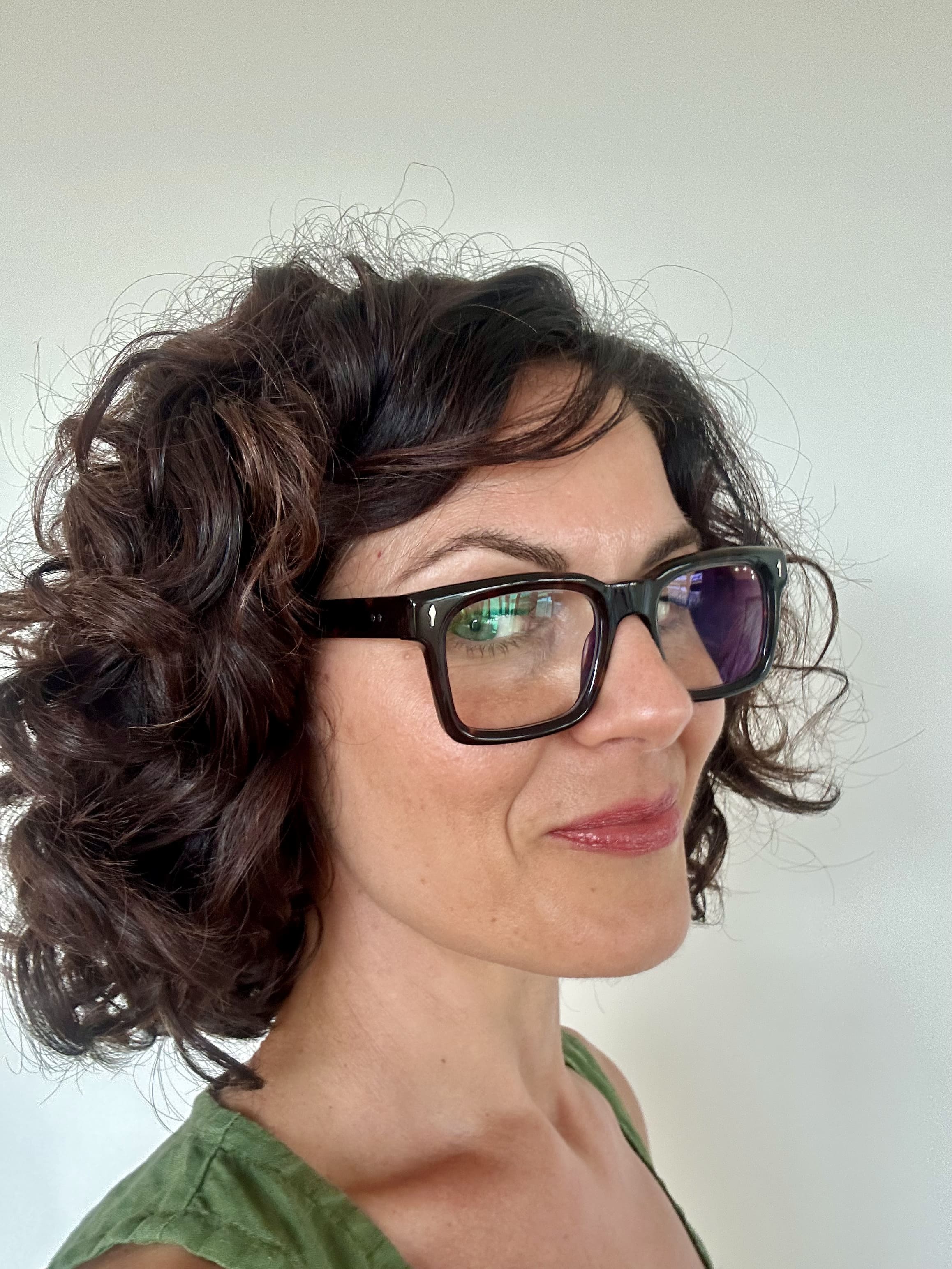 Australian stylish woman over 40 wearing square tortoiseshell reading glasses - Ministry of Sight readers